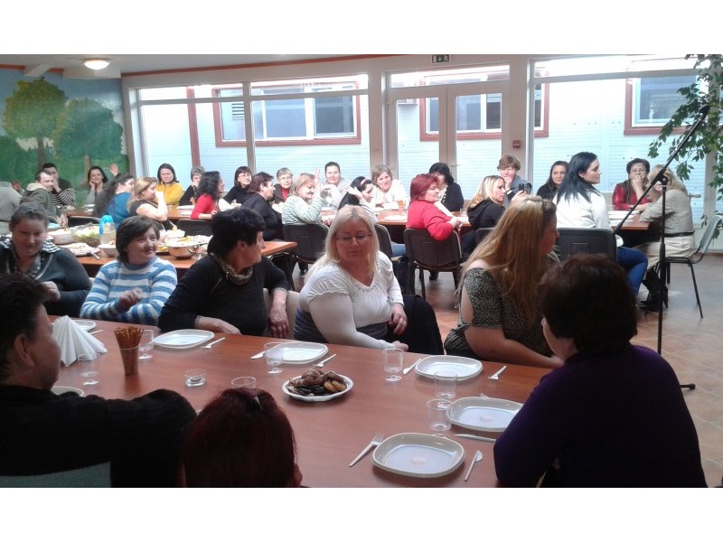 Nőnapi k&ouml;sz&ouml;nt&eacute;s 2015 