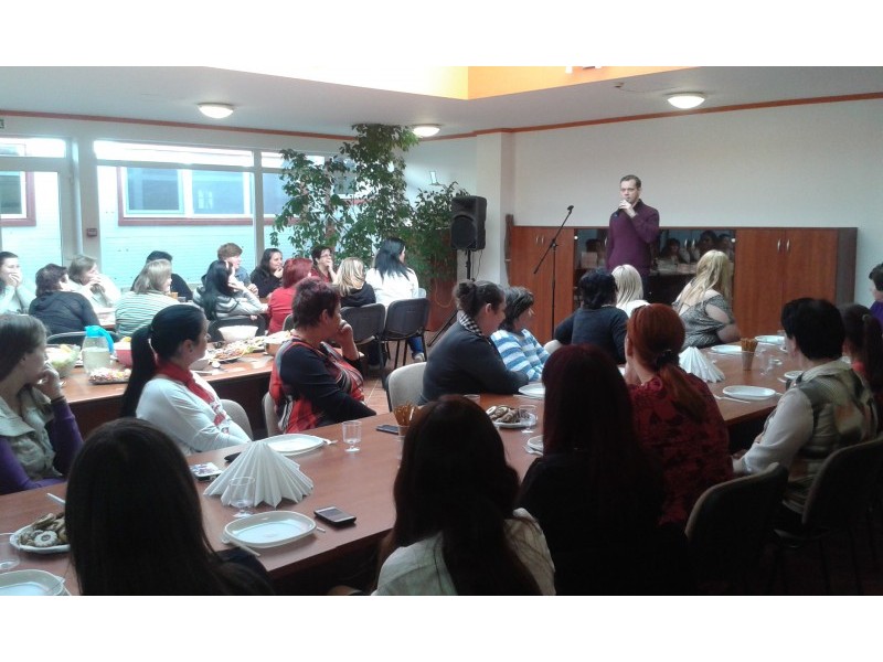 Nőnapi k&ouml;sz&ouml;nt&eacute;s 2015 