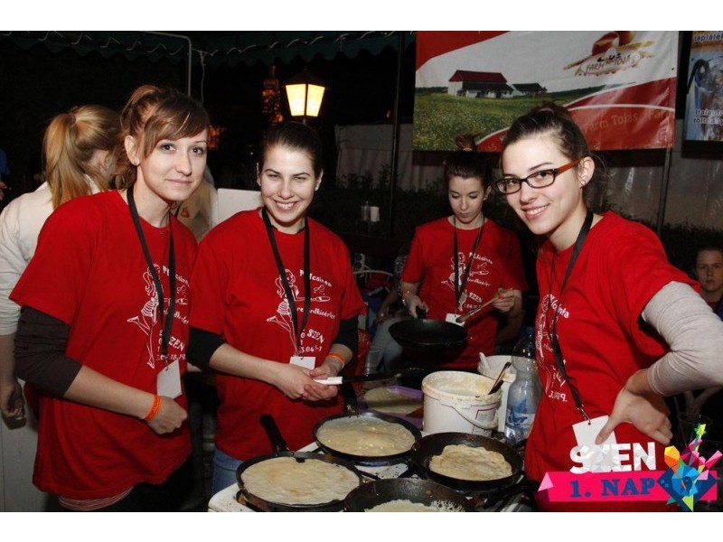 24 &oacute;r&aacute;s palacsintas&uuml;t&eacute;s 2014 