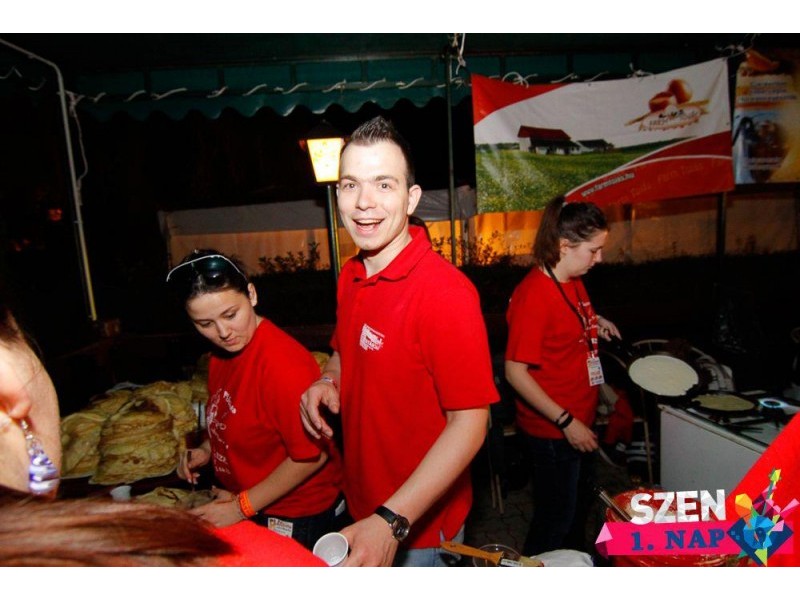 24 &oacute;r&aacute;s palacsintas&uuml;t&eacute;s 2014 