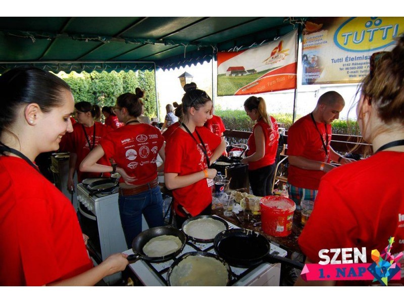 24 &oacute;r&aacute;s palacsintas&uuml;t&eacute;s 2014 