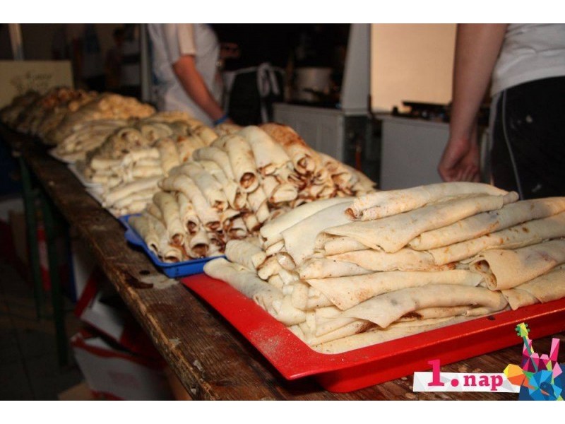 24 &oacute;r&aacute;s palacsintas&uuml;t&eacute;s 2014 